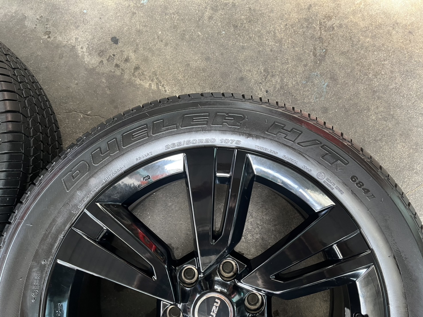 ✨ล้อแม็กพร้อมยาง✨ISUZU MU-X รุ่นพิเศษ PHANTOM ขอบ 20 สีดำแท้💯