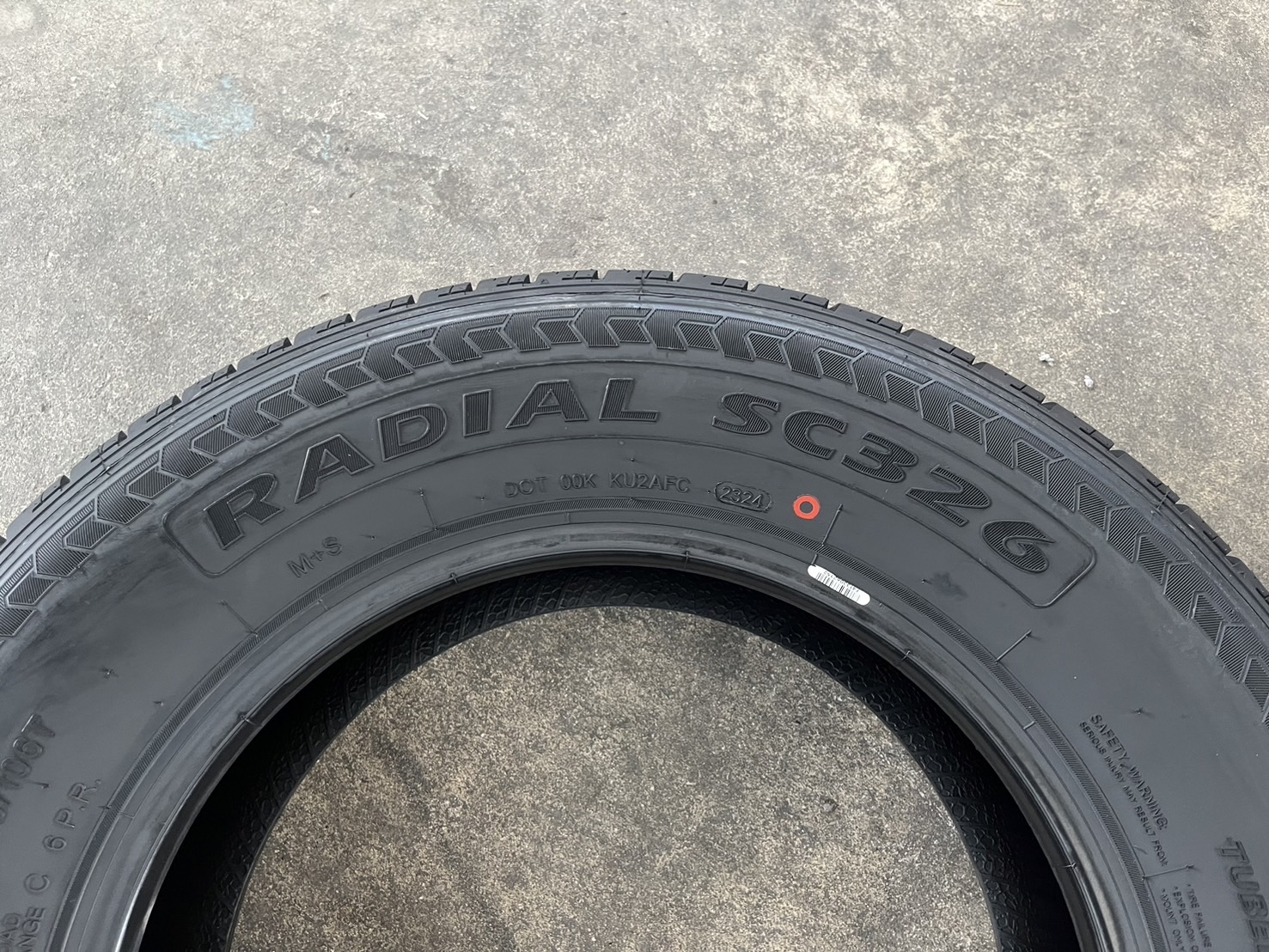 ♨️ปี 24♨️✨ยางใหม่💯215-70-16 GOODRIDE🚘ใส่กับ รถตู้ ,รถกระบะตัวเตี้ย ได้เลย