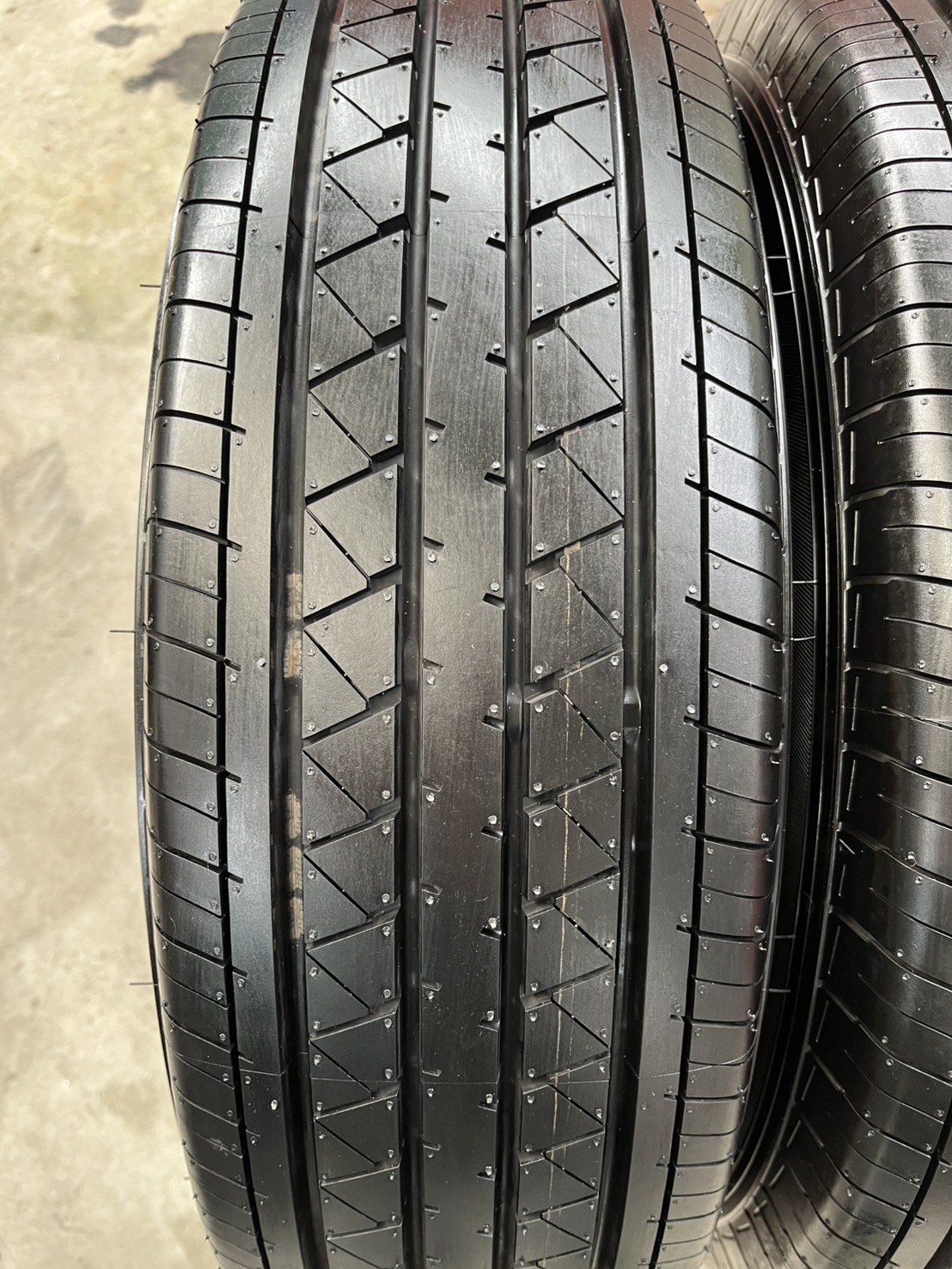 ✨ยางป้ายแดง✨195R14 Yokohama♨️ปลายปี 24♨️💖สวยกริ๊บ💖