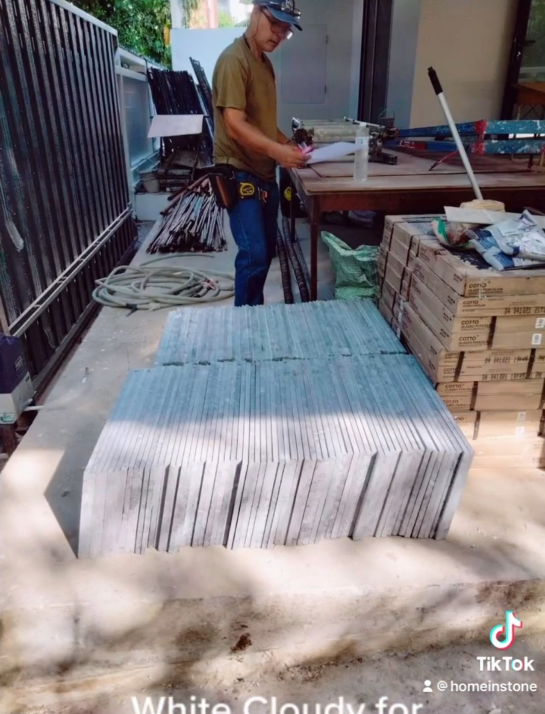 White Cloudy Sanded 30x60