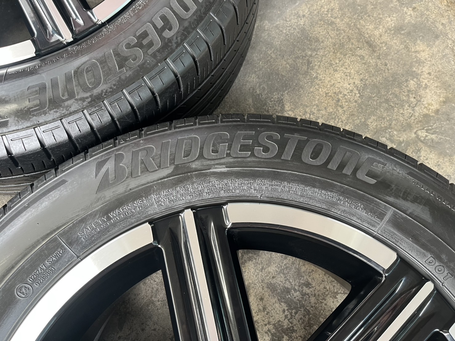 ✨ล้อแม็ก✨Honda HRV ตัวท็อป ขอบ 17 ดำหน้าเงา พร้อมยาง 215-60-17 Bridgestone💥ปี 22💥