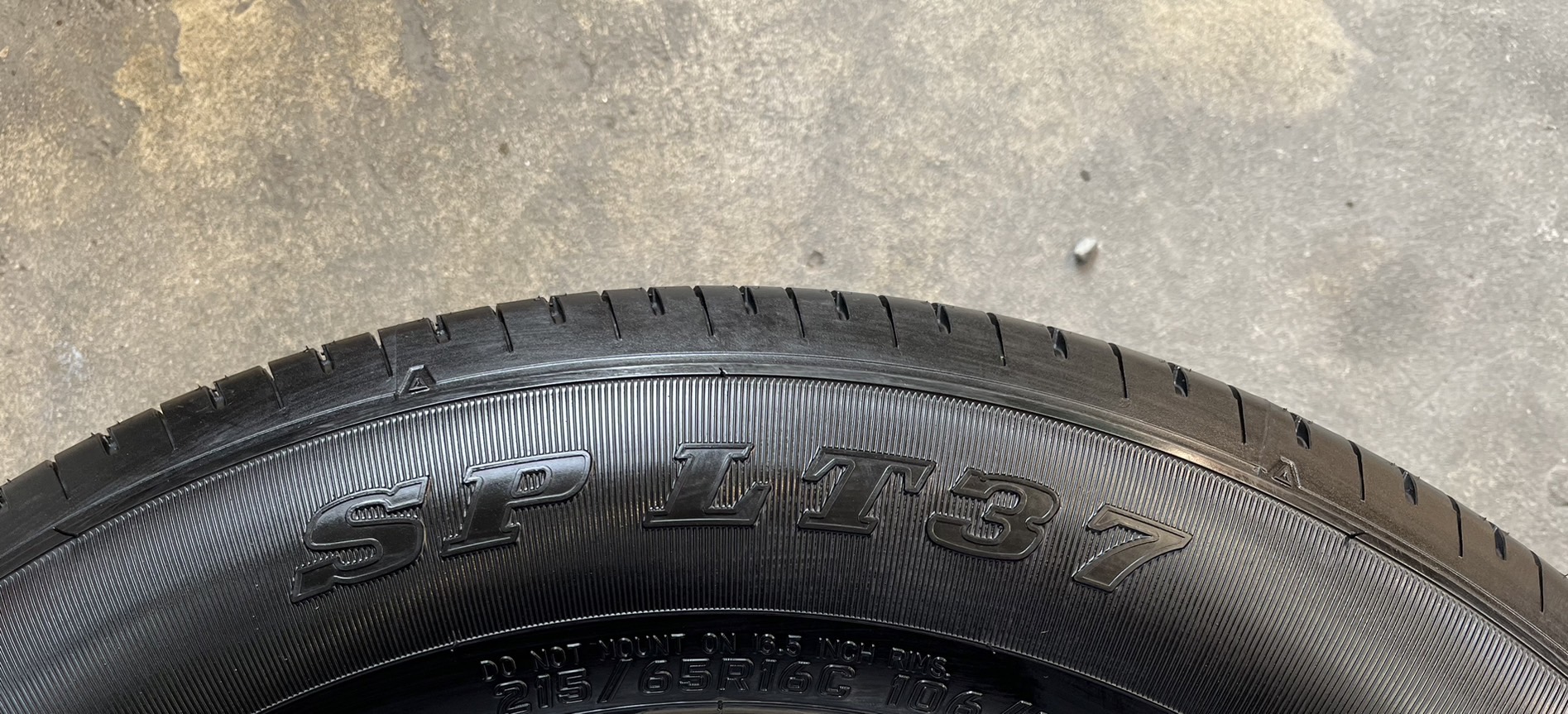 ✨ยางใหม่ป้ายแดง✨215-65-16 Dunlop💥ปี 25💥ใหม่กริ๊บ💖ถอดจากโชว์รูม