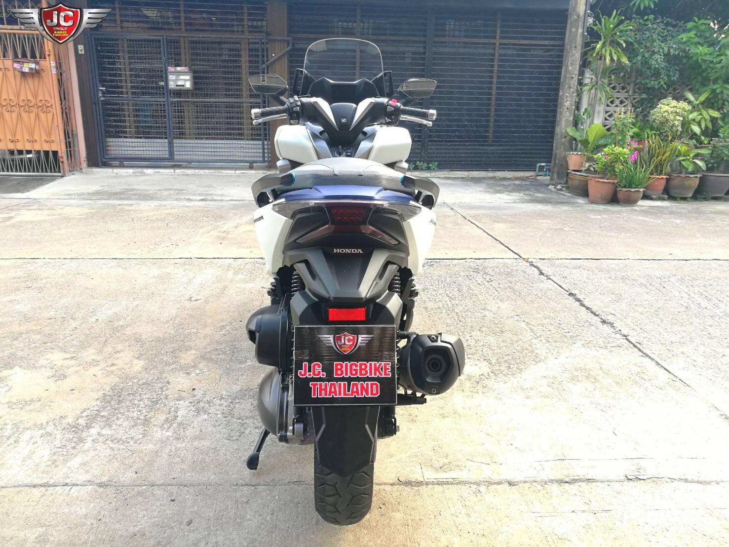 รถบ้านมือเดียวแท้ รถ9เดือน 9,xxxkm.