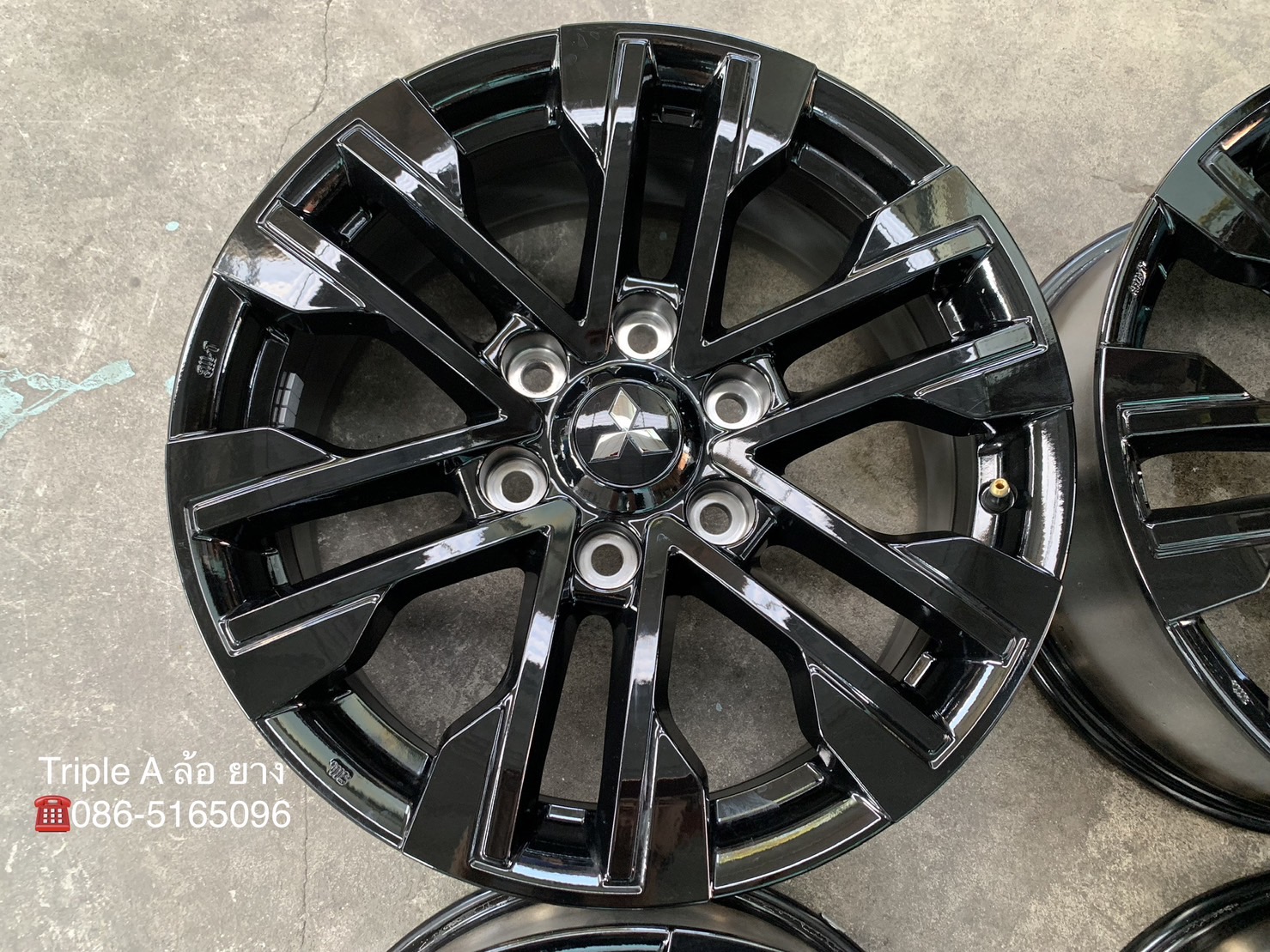 ✨ล้อแม็กป้ายแดง✨Mitsu Pajero Elite รุ่นใหม่ล่าสุด ขอบ 18 สีดำแท้💯ใหม่กริ๊บ💖