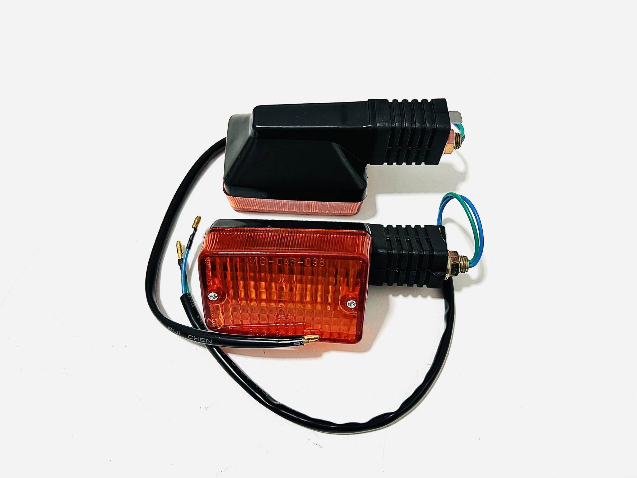 ไฟเลี้ยวหลัง C700/C900 หลังดำ 1 คู่ LAO บ15