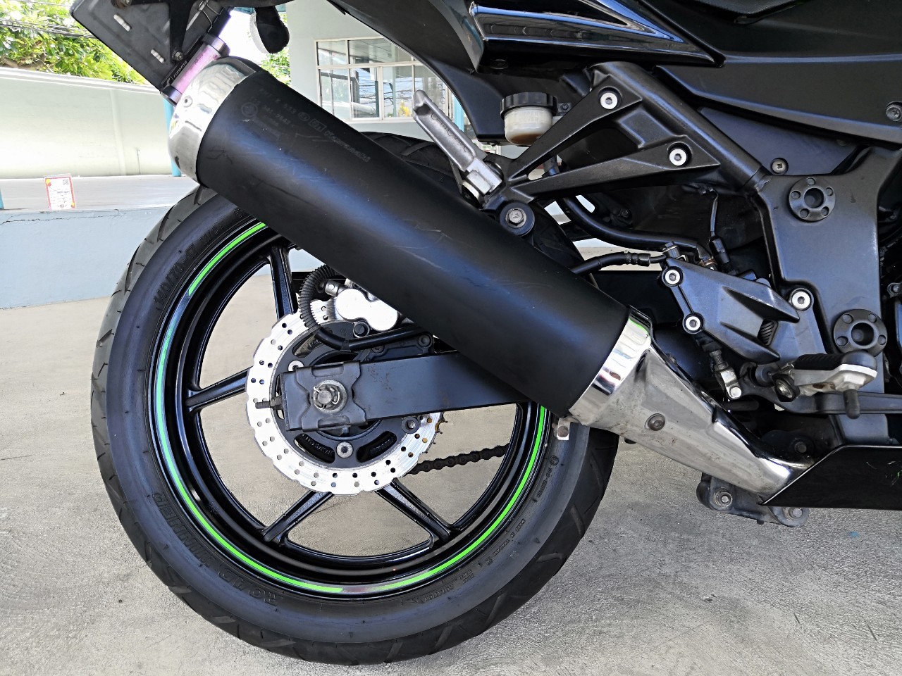 NINJA-250 รถบ้านแท้มือเดียว เครื่องดี สีเดิมทั้งคัน มีแต่งบ้างเล็กน้อย เท่ห์เร้าใจ