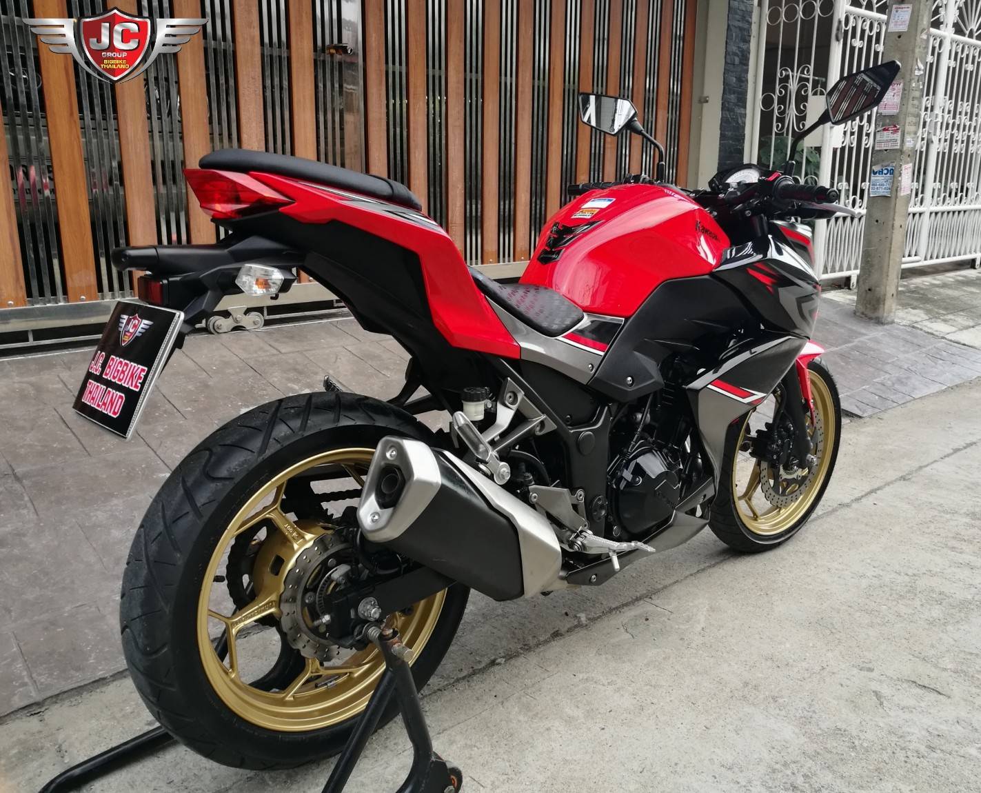 รถบ้านแท้มือเดียวไม่ประมูล ไมล์แท้หมื่นกว่าโล เครื่องดีสภาพเดิมจัด