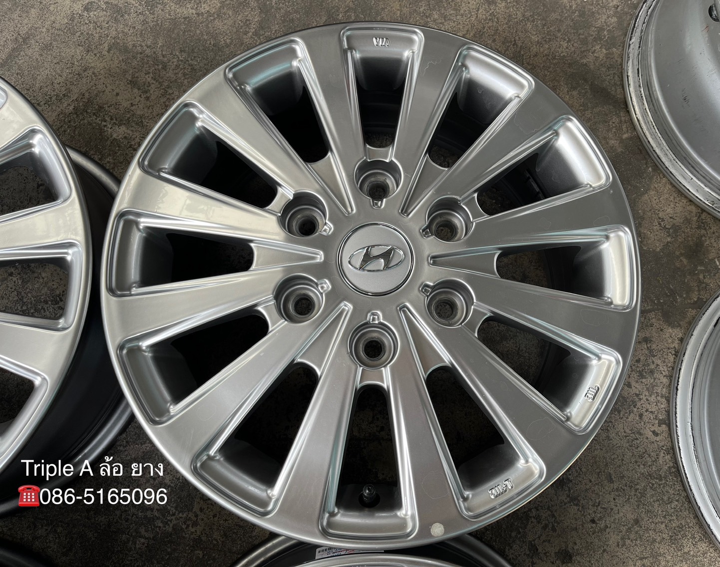 ✨ล้อแม็ก✨Hyundai H1 ขอบ 16 สีไฮเปอร์💖สภาพสวย💖