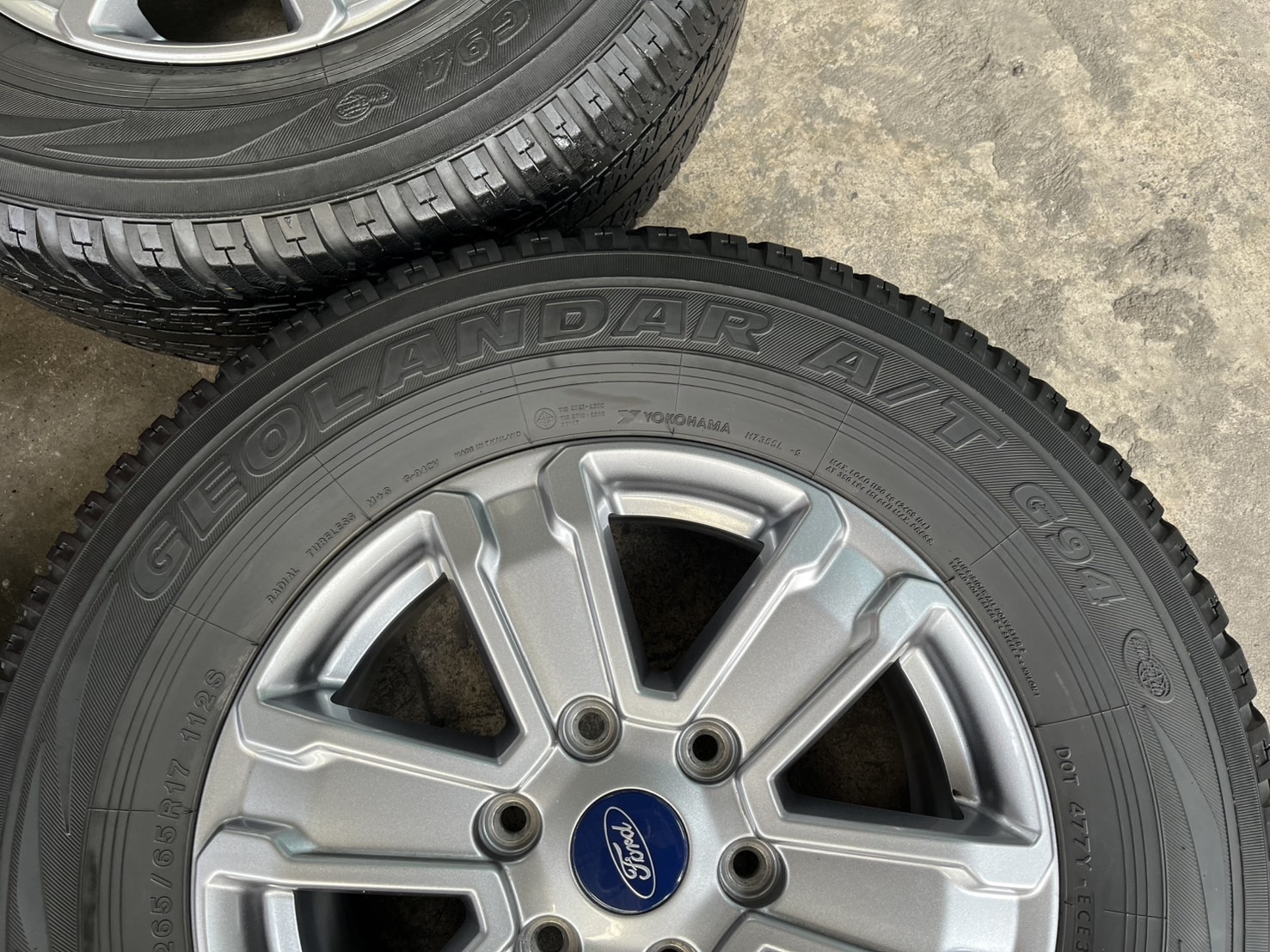 ✨ล้อแม็ก✨Ford Ranger รุ่นใหม่ล่าสุด ขอบ 17 แถมยาง 265-65-17 Yokohama ปี 20