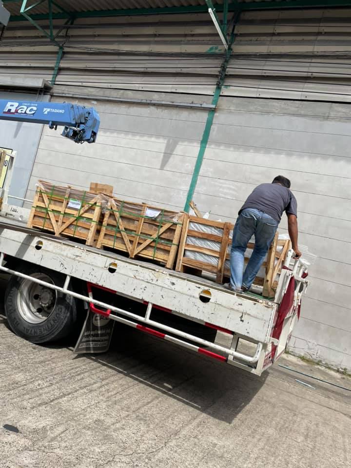 หินปูสระว่ายน้ำ Crystal Black หน้าพ่นทราย