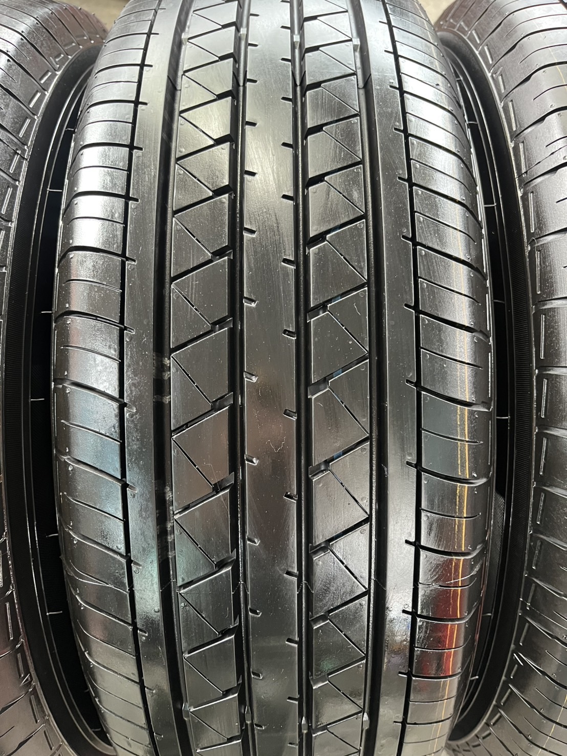 ✨ยางป้ายแดง✨235-65-16 Yokohama💥ปี 25💥🚘ใส่กับ รถตู้ ,รถกระบะตัวเตี้ย ได้เลย