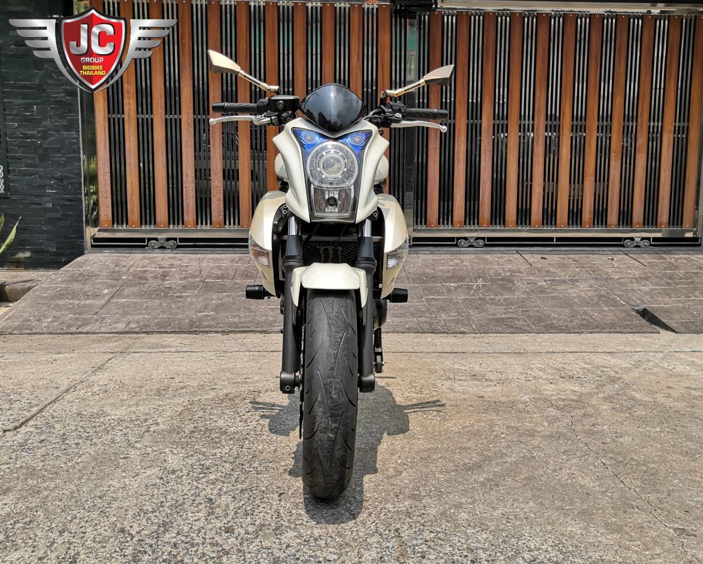 ER6N (ABS)---จดทะเบียนปี 2011 ✨650 ราคา 300 เครื่องเดิมๆ ชุดสีตามภาพ