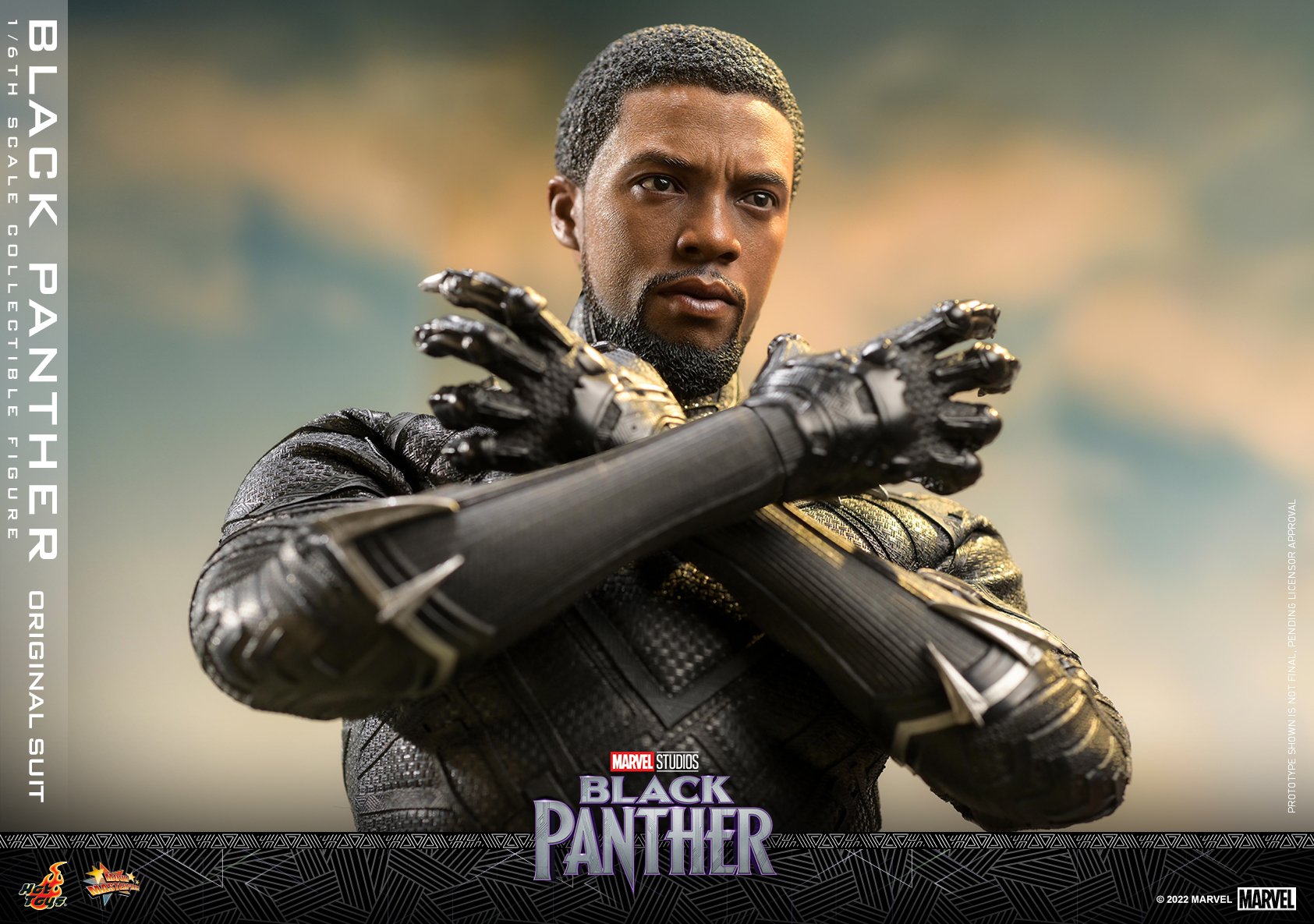 Hot Toys MMS671 1/6 Black Panther Legacy - Black Panther (Original Suit)
