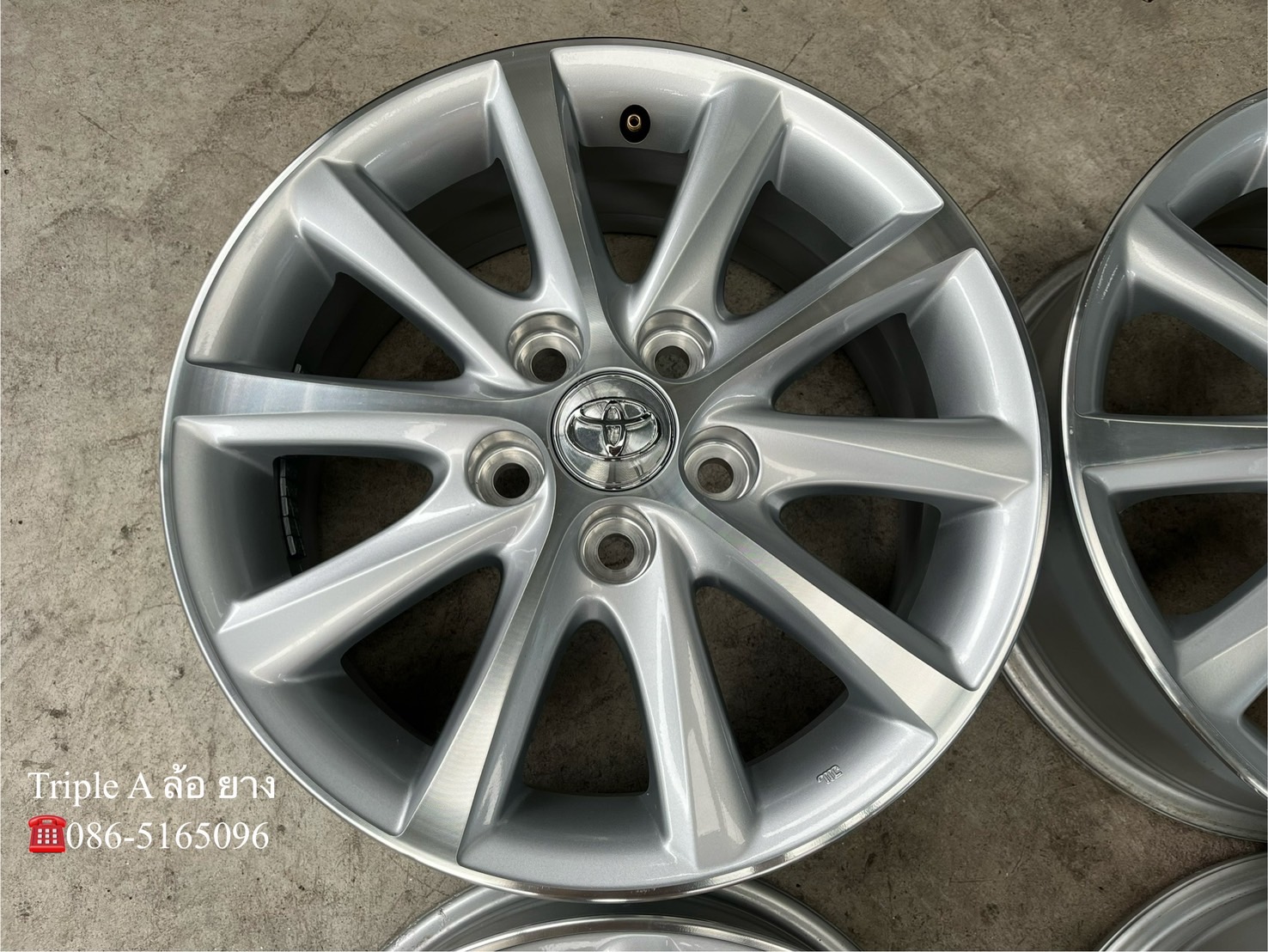 ✨ล้อแม็ก 5รู114✨Toyota Camry Hibrid ขอบ 16 สีบอร์นหน้าเงา