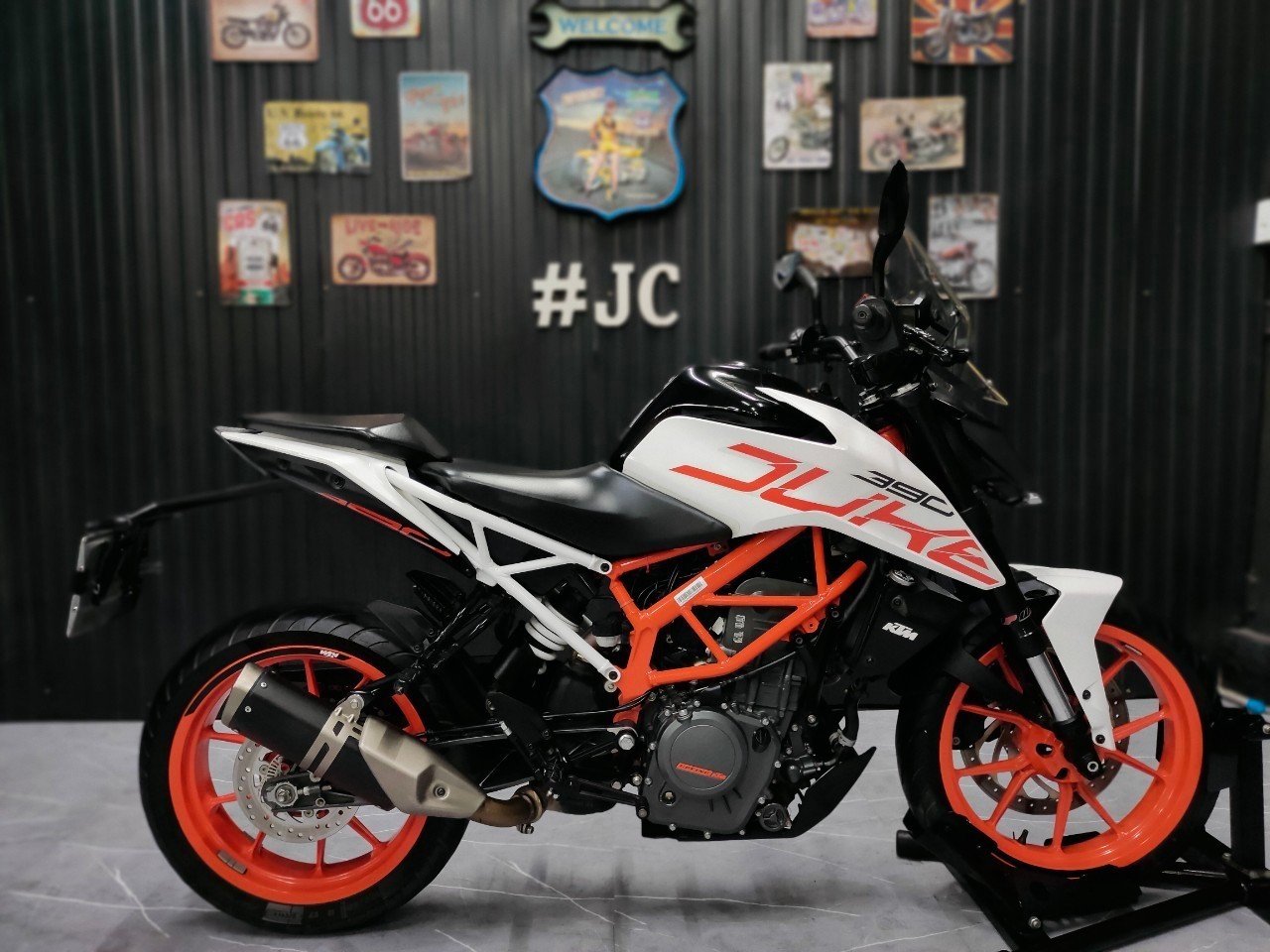 1 สูบลูกโต Naked Bike สายลุย 💥 KTM DUKE390 จดปี 2020 โมเดล 2017 "มือเดียว สวยใส น่าใช้"