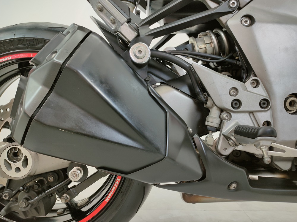 รถสวยสายจอดที่แท้ทรู...Kawasaki Ninja1000 ปลายปี 2011 สเปคนอก US." สีนี้ไม่มีซ้ำ"