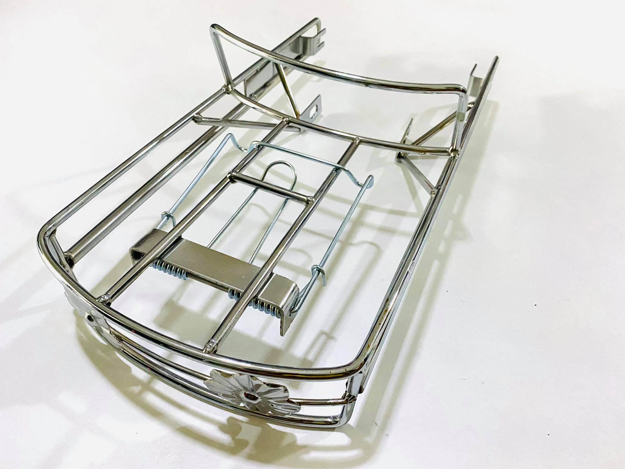 ตะแกรงท้ายซี 70 (C70) ลายดอกไม้