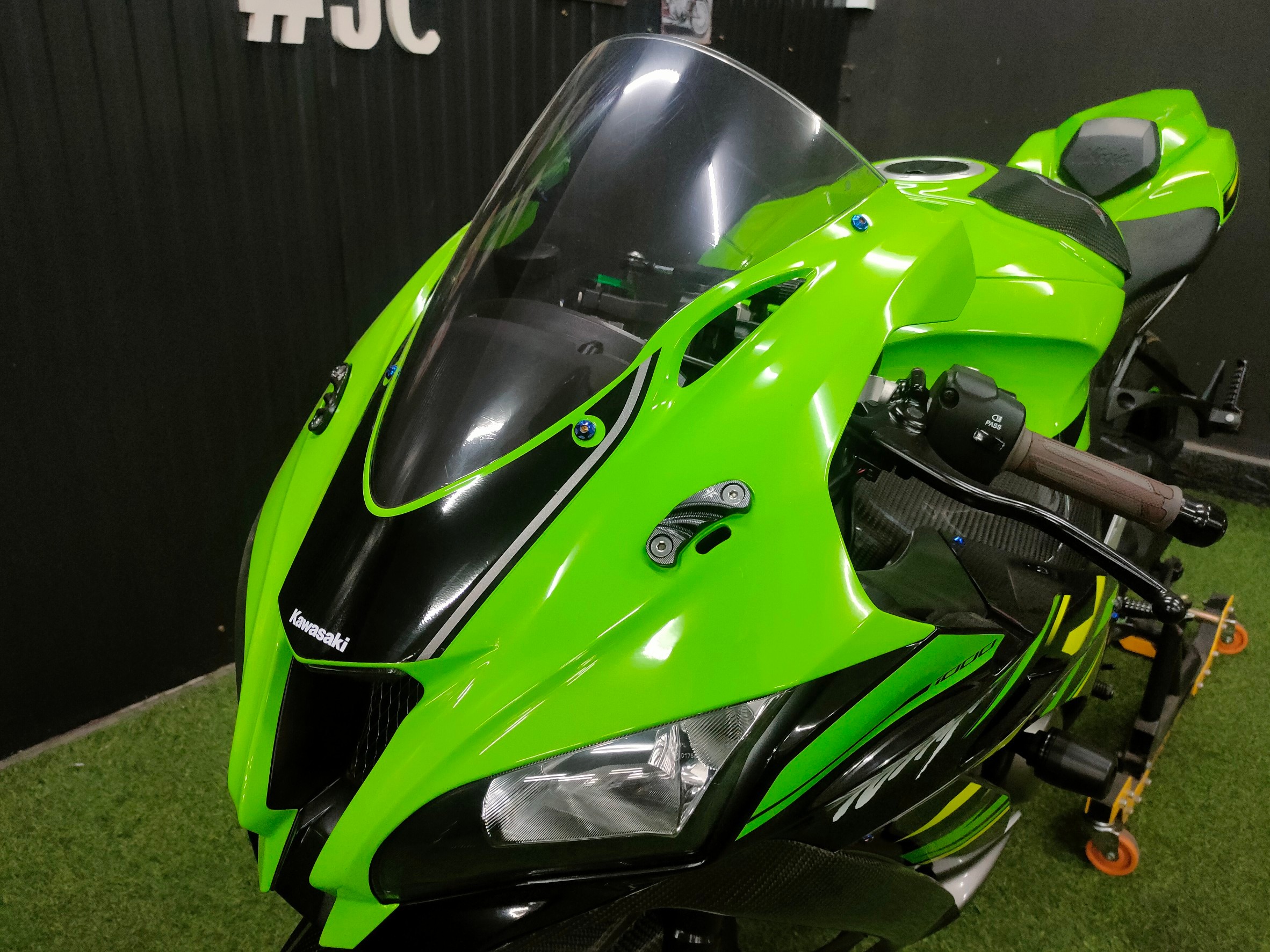 🔥 Rare มากๆคันนี้‼️ #ZX10R กับเลขไมล์ 1,275 กิโลแท้ ของแต่งรอบคัน 😱 รถปี18 สภาพแฝดป้ายแดง‼️