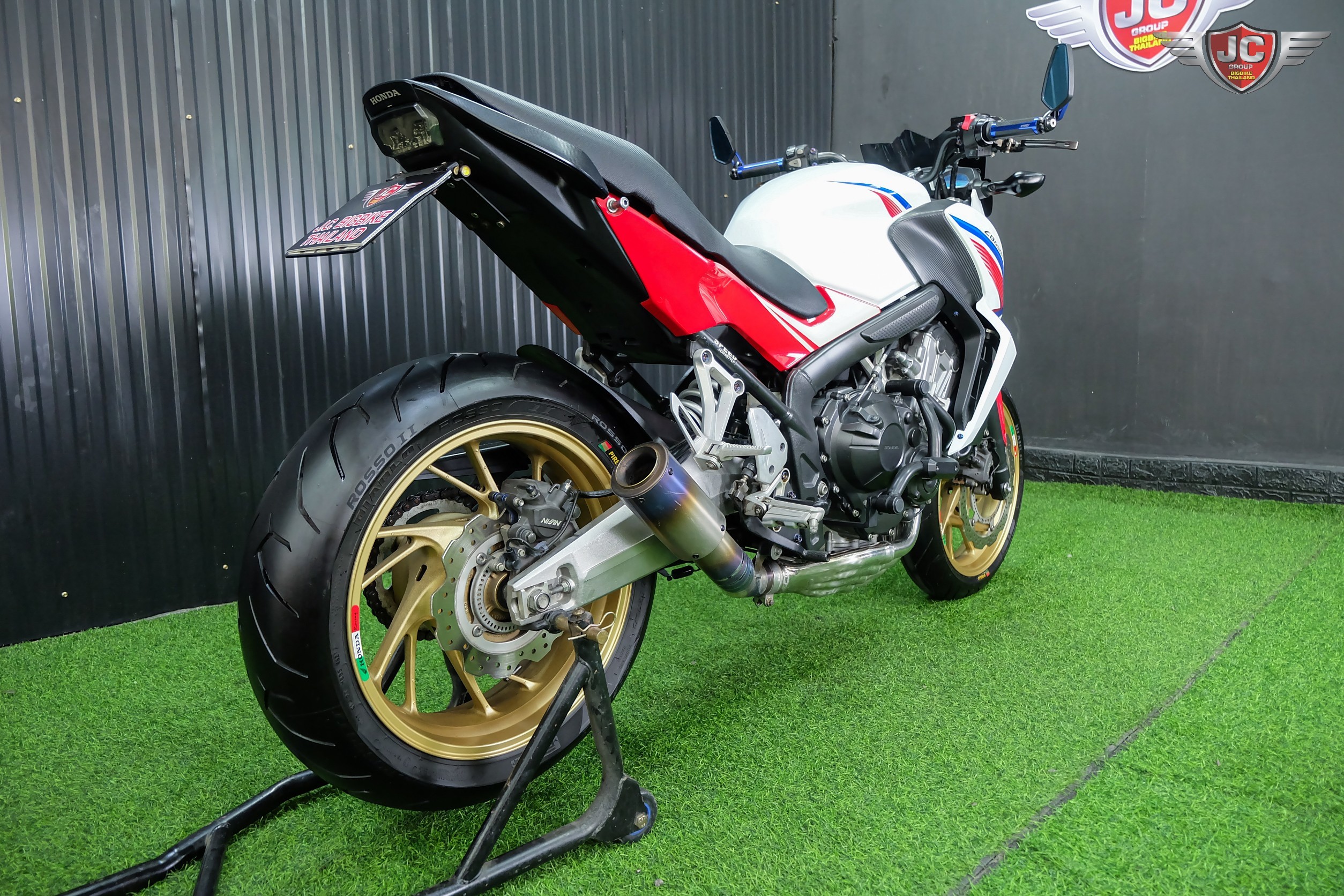 คนไทย...เอา"ไตร"ไปเลย‼️ CB650F Tri-colour ปลายปี 2015 ขี่นิ่มพร้อมใช้ยางใหม่....หาอยู่ต้องจัด 🤗