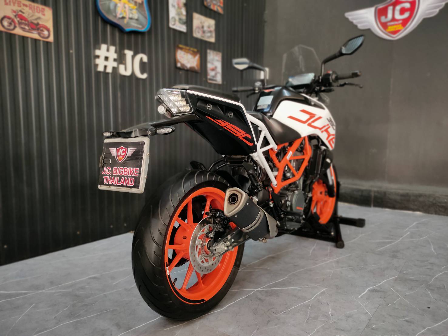 1 สูบลูกโต Naked Bike สายลุย 💥 KTM DUKE390 จดปี 2020 โมเดล 2017 "มือเดียว สวยใส น่าใช้"