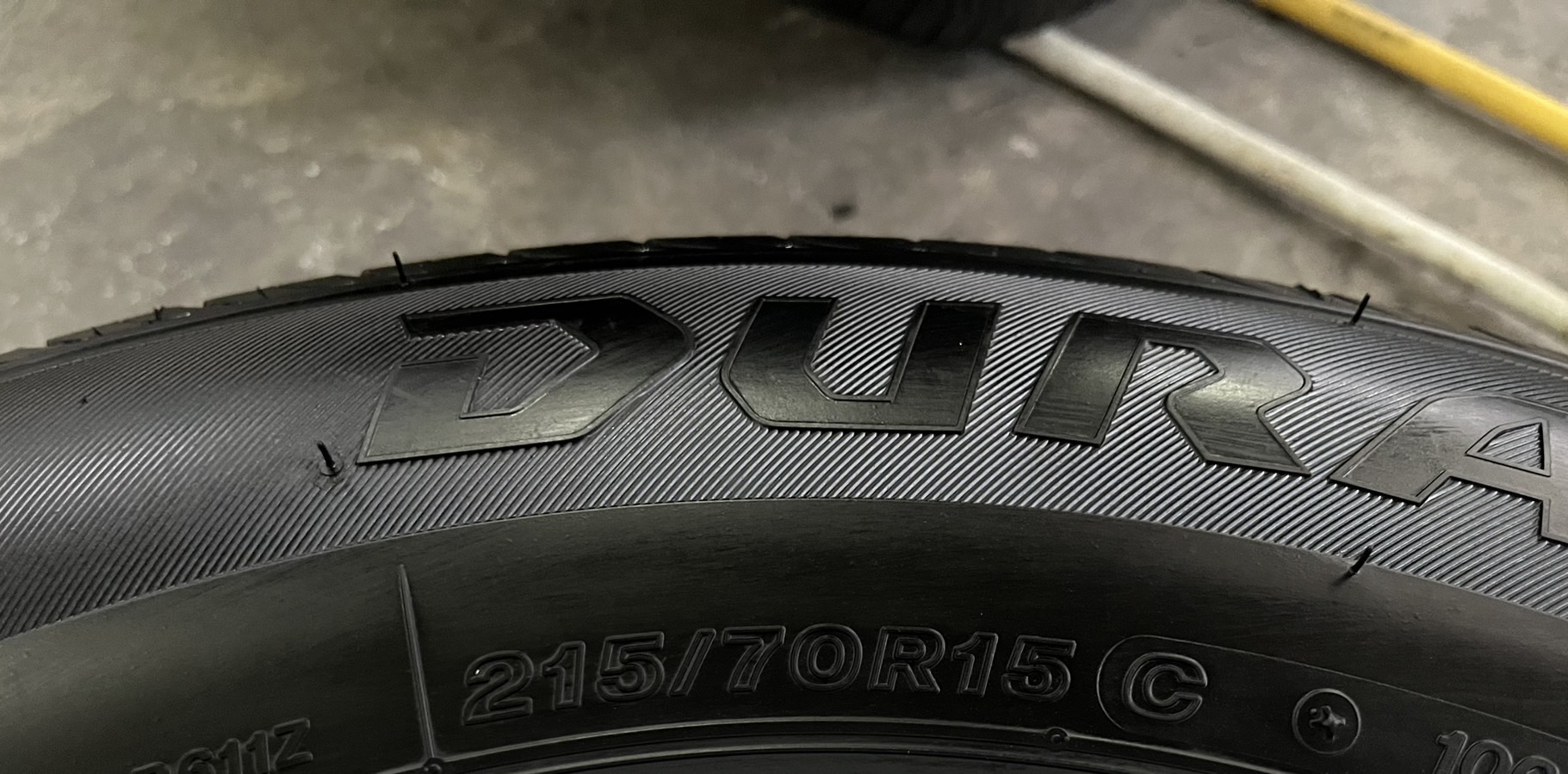 ✨ยางป้ายแดง✨215-70-15 Bridgestone💥ปี 25💥🚘ใส่กับ รถกระบะตัวเตี้ย ได้เลย