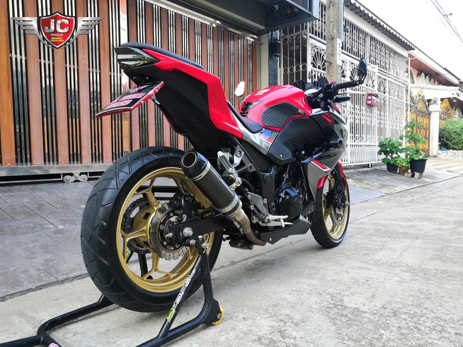 ‼️ออกป้ายแดงมือเดียว #Z300ABS จดปลายปี 2017 ไมล์แท้6พันโล แต่งรอบคันเรยเด้อ 😻