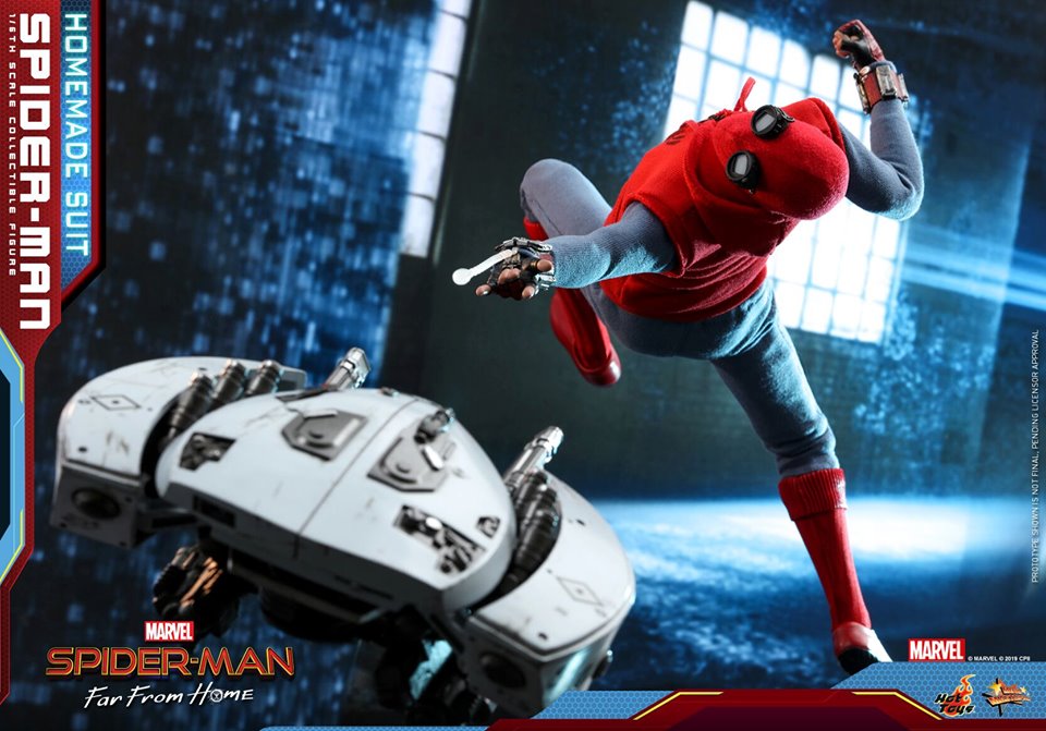 Hot Toys MMS552 SPIDER-MAN: FAR FROM HOME - SPIDER-MAN (HOMEMADE SUIT VERSION)