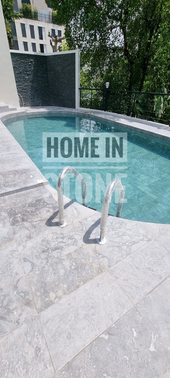 หินปูสระว่ายน้ำ white cloudy