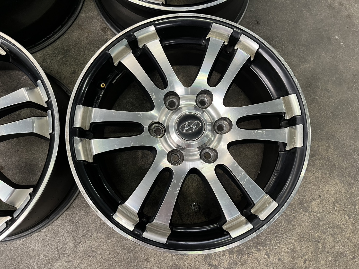 ✨ล้อแม็กตรงรุ่น✨Hyundai ขอบ 18 ดำหน้าเงา