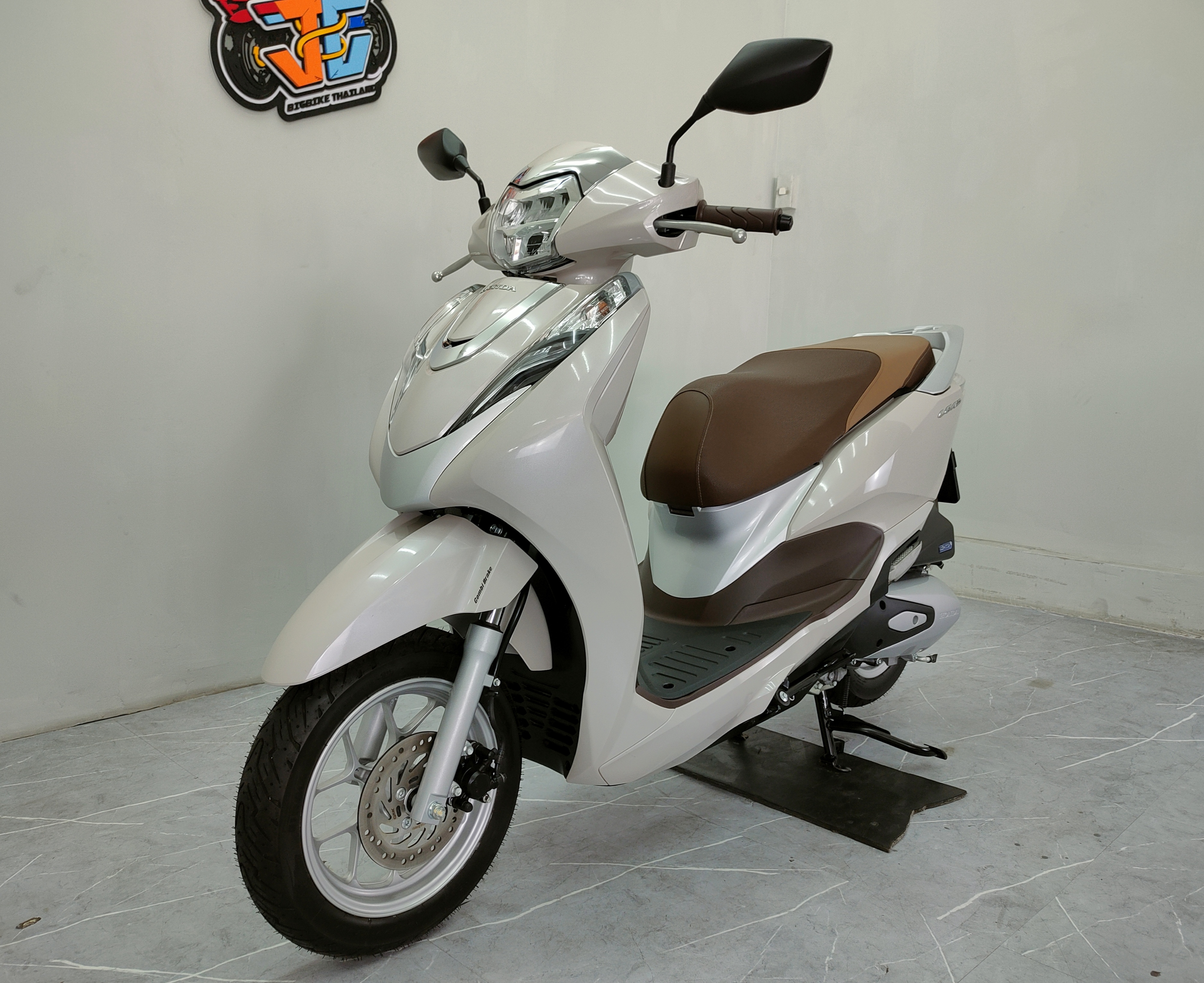 อร๊ายย‼️หรีดร้อยโล 😱 AII NEW LEAD125 4V ปี 2023 แท้ สายจอด 1xx โลแท้ๆ สภาพนี้ป้ายแดงชัดๆ 💥