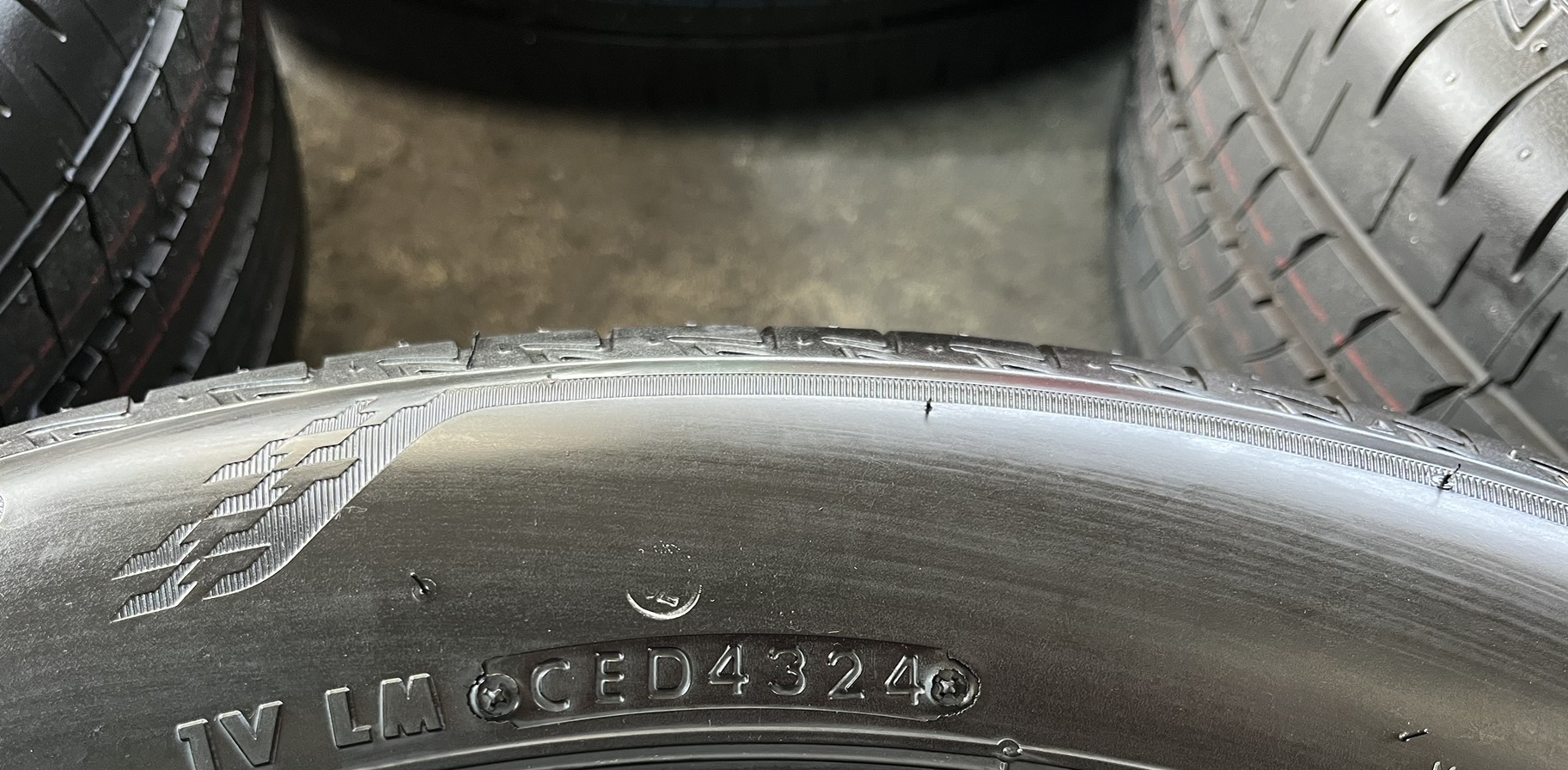 ✨ยางใหม่ป้ายแดง✨215-55-17 Bridgestone♨️ปลายปี 24♨️ใหม่กริ๊บ🚗ถอดจากโชว์รูมรถ