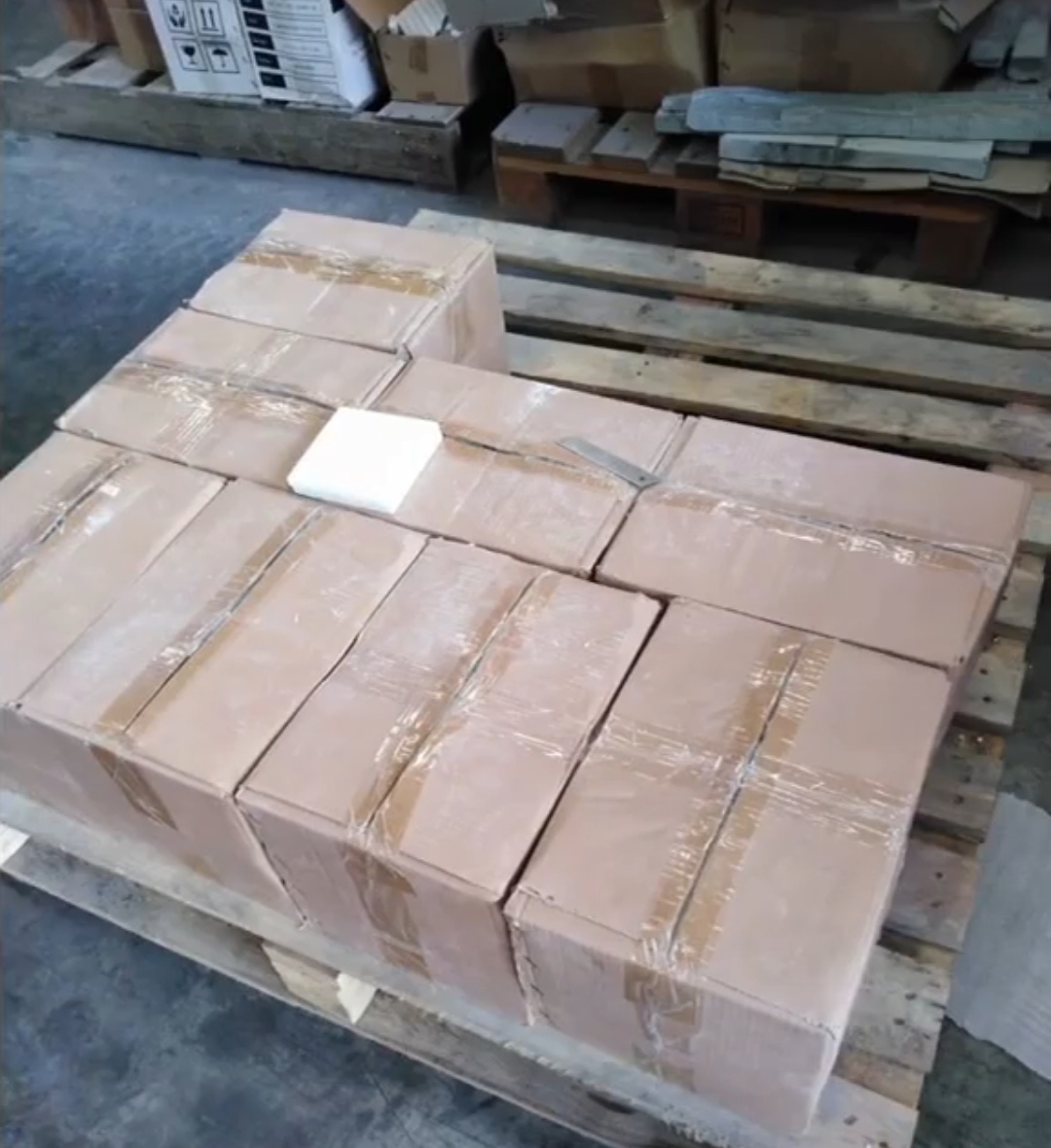 หินปูสระว่ายน้ำสีขาวบริสุทธิ์ white quart สินค้าพร้อมส่ง