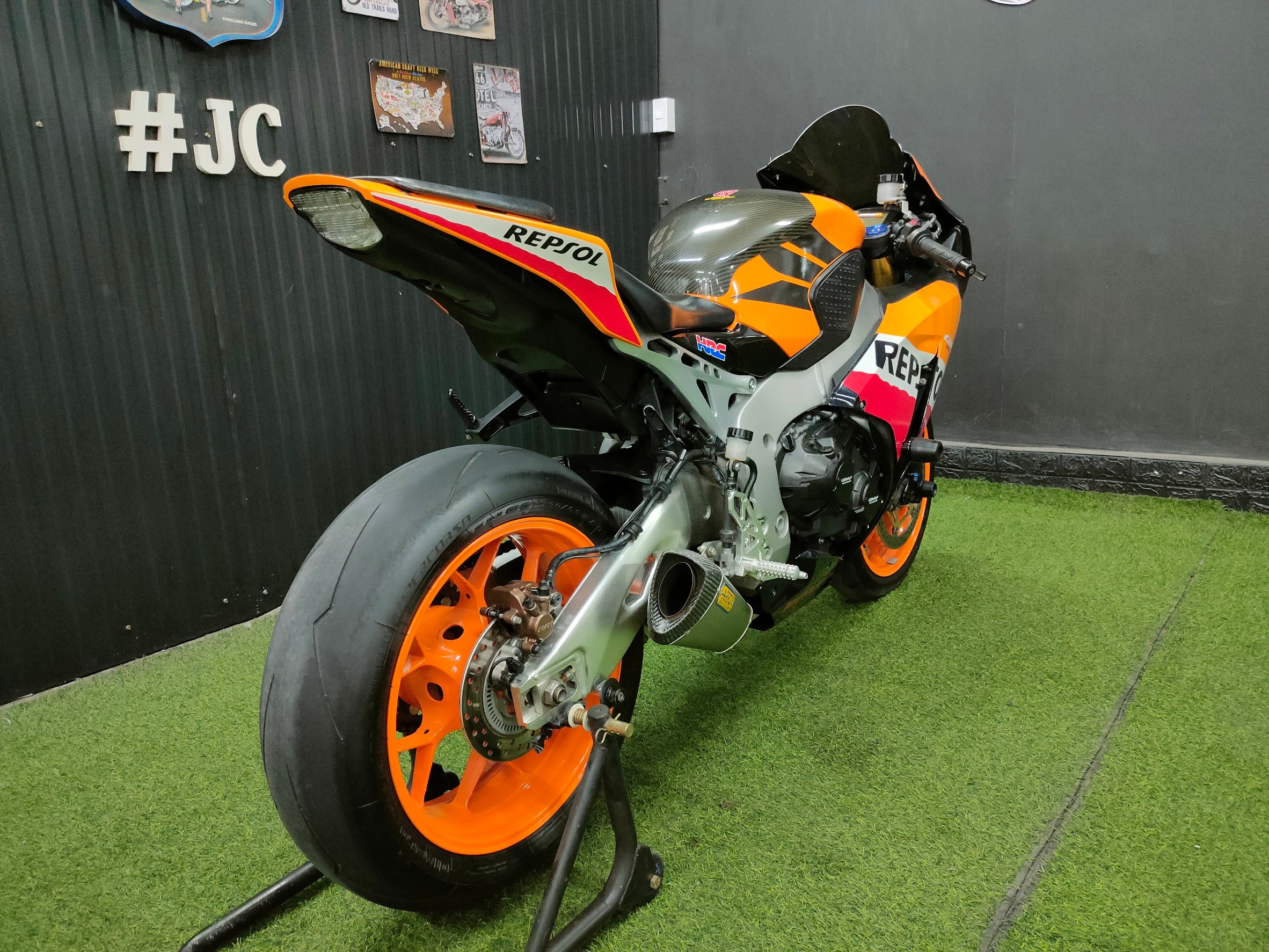 🏁Rare item‼️ เข้าใหม่ #CBR1000RR 🏁 Repsol model 2014 🔥 ของแต่งเต็มลำสีแท้ทั้งคัน....ราคาเร้าใจ 2xx,xxx🔥