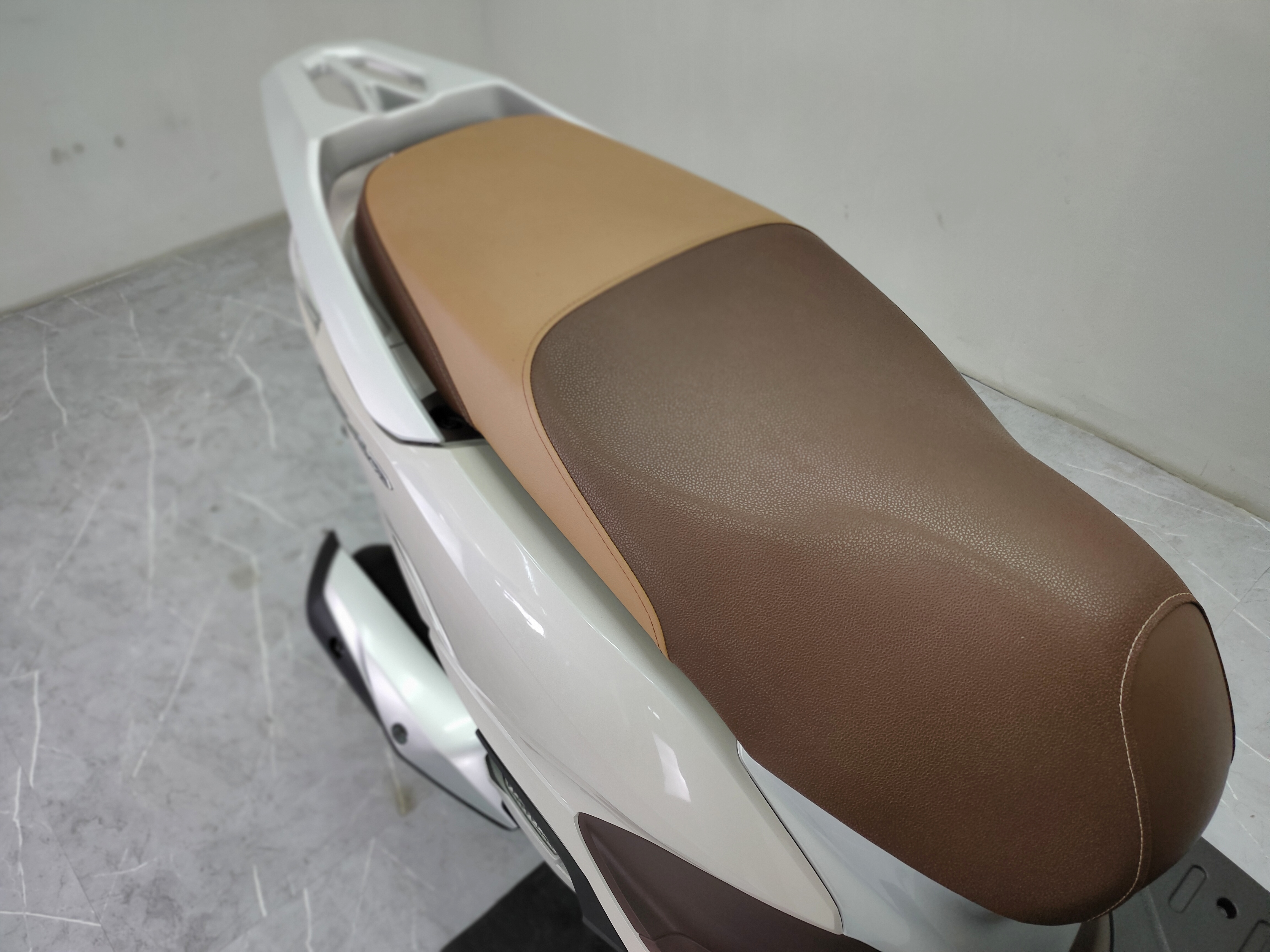 อร๊ายย‼️หรีดร้อยโล 😱 AII NEW LEAD125 4V ปี 2023 แท้ สายจอด 1xx โลแท้ๆ สภาพนี้ป้ายแดงชัดๆ 💥