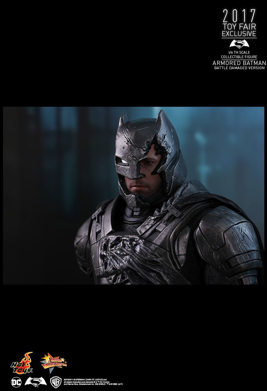 Hot Toys MMS417 BATMAN V SUPERMAN: DAWN OF JUSTICE - ARMORED BATMAN (BATTLE DAMAGED VERSION)