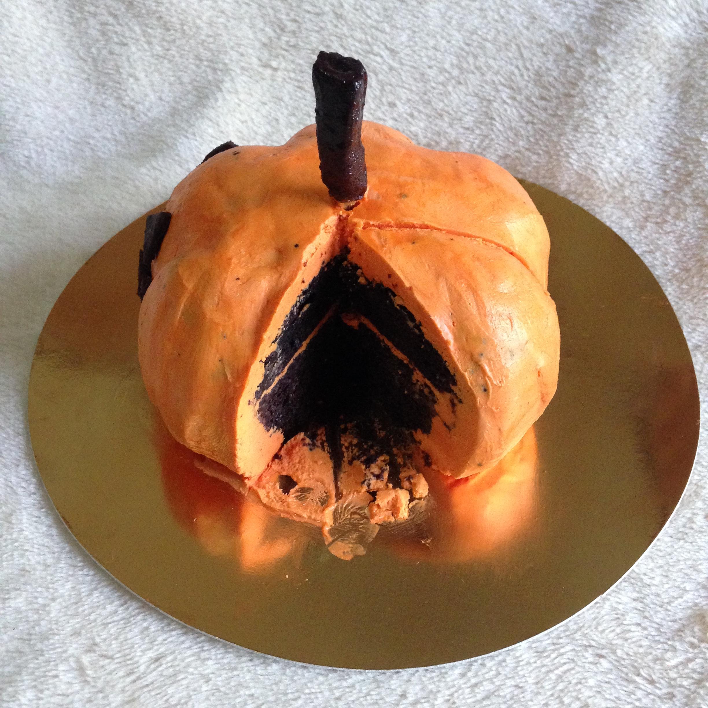 เค้กเค้กฮาโลวีน 2019 (ขนาด 1/2 ปอนด์) 2 ชั้น / Halloween Cake (1/2 Pound) 2 Layers