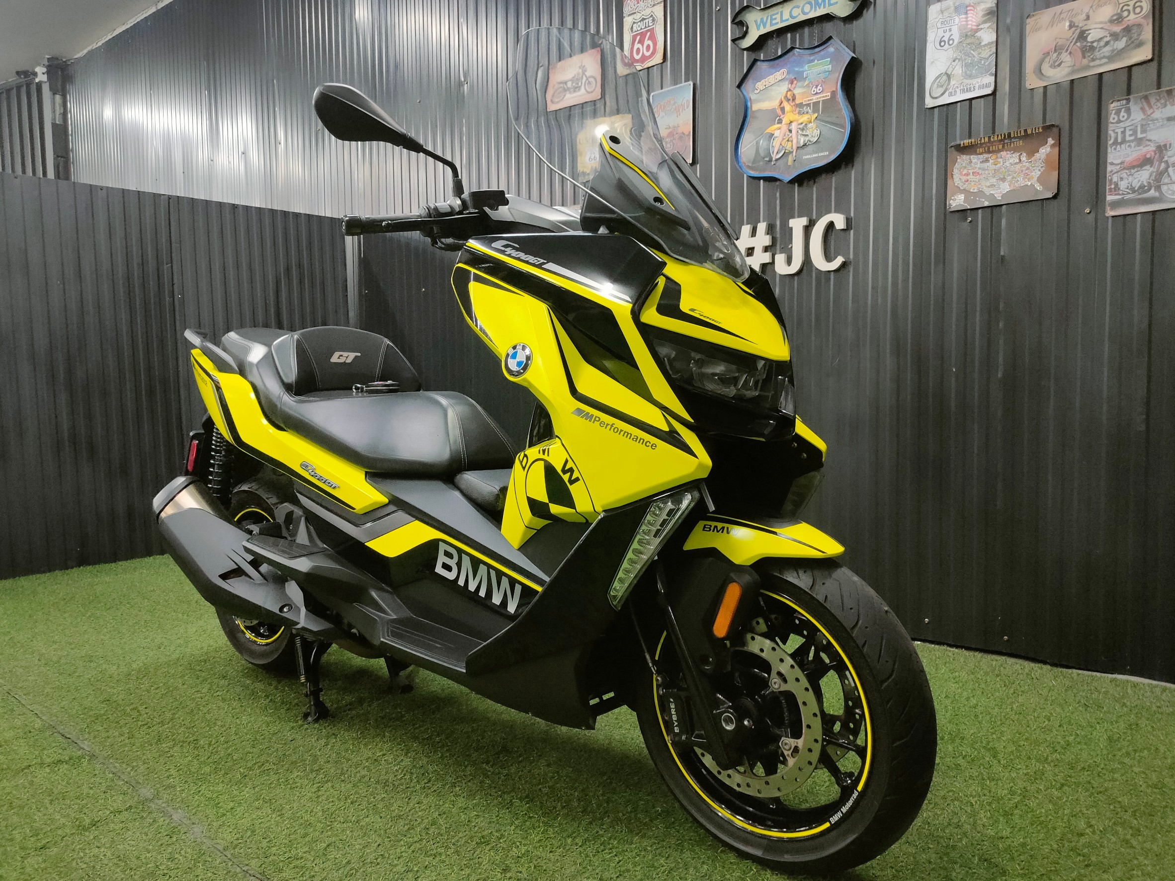 สกู๊ตเตอร์หรูเกรดพรีเมียม BMW C400GT รถปลายปี19 🤩 Warp ลาย Performance+Service เรียบร้อย 👍