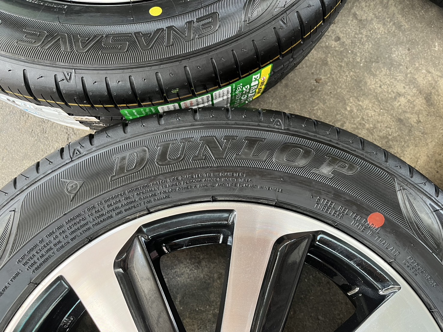 ✨ล้อแม็ก✨Toyota Vios 8 ก้าน ขอบ 15 ดำหน้าเงา พร้อมยางใหม่💯185-60-15 Dunlop♨ปี 24♨