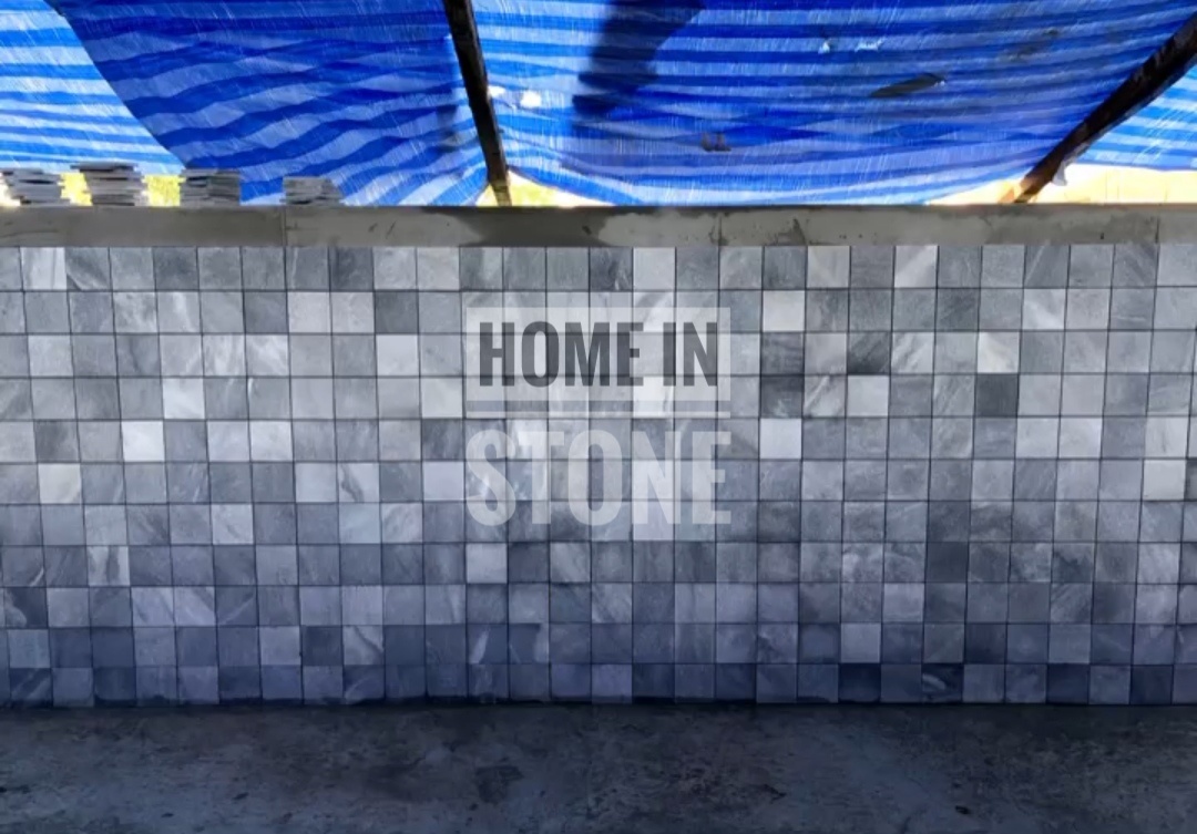 หินปูสระว่ายน้ำ crystal black