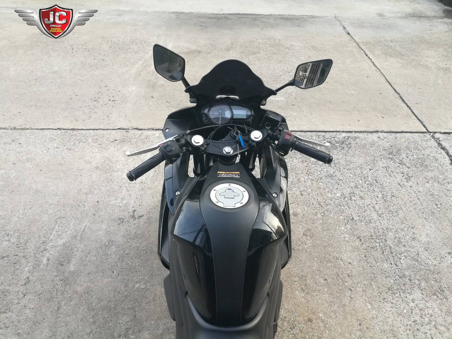 รถบ้านแท้ไม่ประมูล เครื่องเดิมจัด สีสดสวย