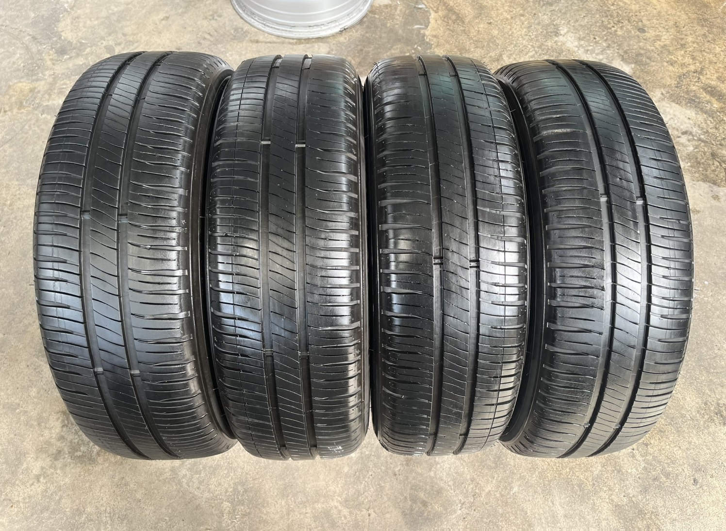 ✨ล้อแม็ก✨Mazda 2 Skyactiv ขอบ 15 สีเทาดำ พร้อมยาง 185-65-15 Michelin🌟ปี 23🌟