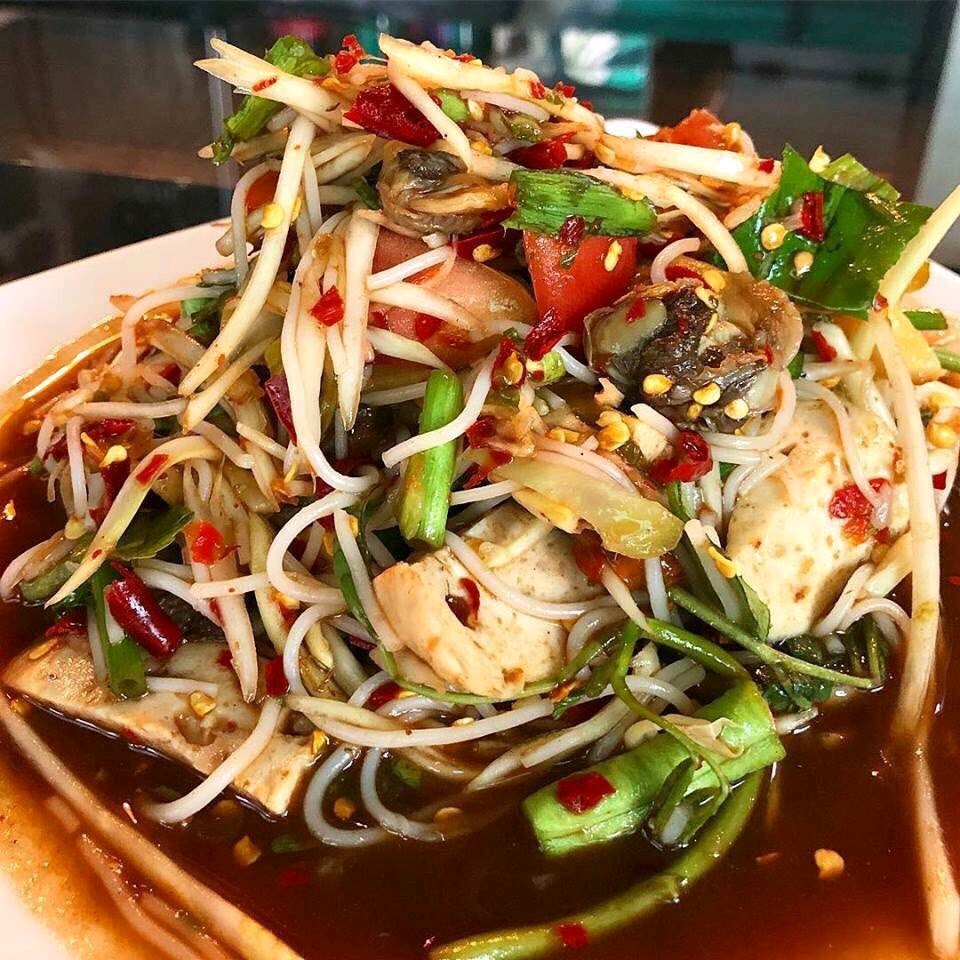 (เซต5ต้น) ( เหง้าพันธุ์ออดิบ ) กินแกล้มส้มตำ หรือ ต้น คูน คูณ ออดิบ โชนทูน ทูน ทูล บอน บอนกินได้ ต้นคูน ต้นคูณ