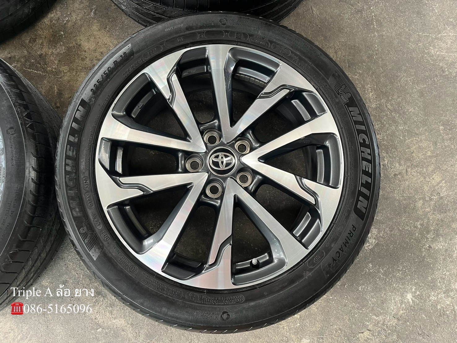 ✨ล้อแม็กพร้อมยาง✨Toyota Corolla Cross ขอบ 18 เทาหน้าเงา💖สภาพสวย💖