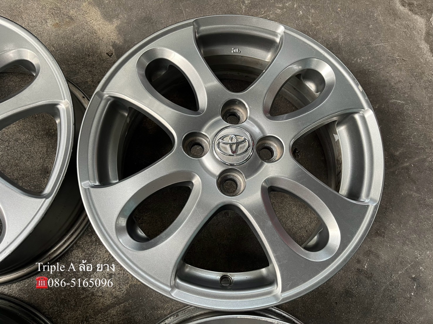✨ล้อแม็ก 4รู100✨Toyota Vios รุ่นพิเศษ ขอบ 15 สีเทา