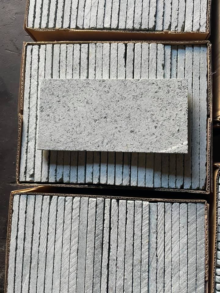 หินปูสระว่ายน้ำ Green Sukabumi 10x20 cm