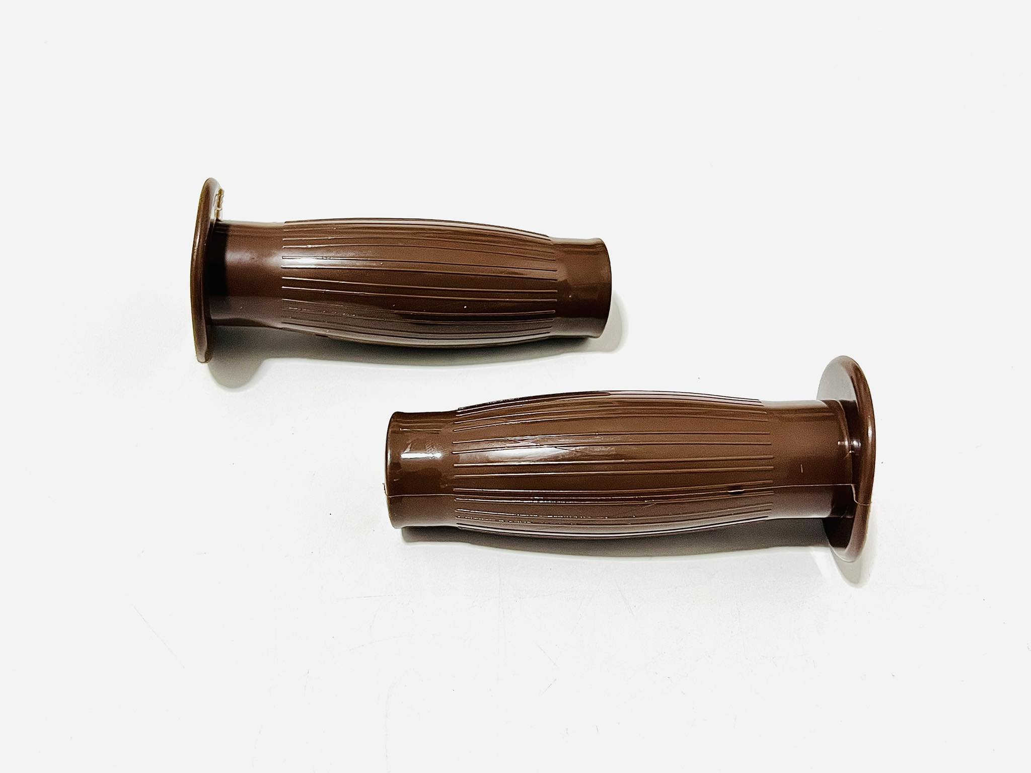 ปลอกแฮนด์คลาสสิก วินเทจ มอเตอร์ไซด์ทั่วไป สินค้าผลิตในไทย สีน้ำตาล VINO บ31