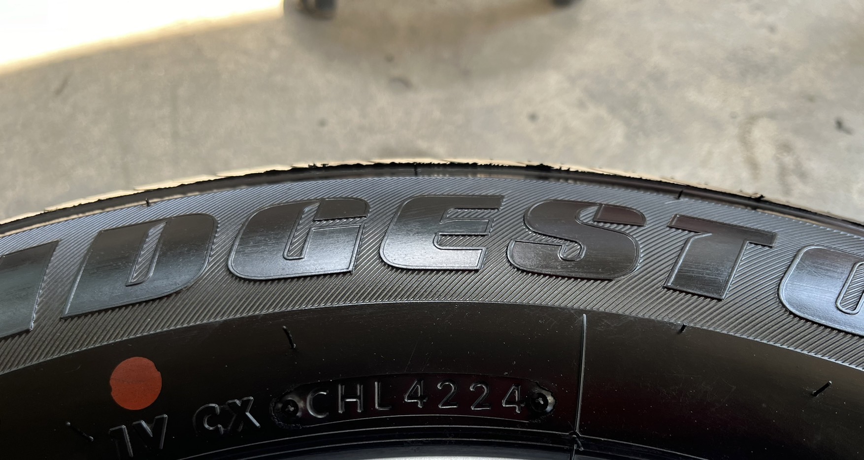 ✨ยางใหม่ป้ายแดง✨215-70-16 Bridgestone🚘ใส่กับ รถตู้ ,รถกระบะตัวเตี้ย ได้ทุกรุ่น