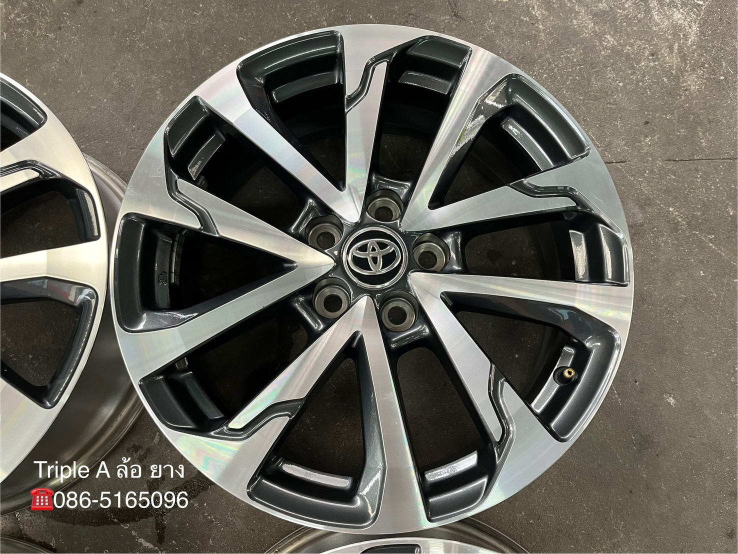 ✨ล้อแม็ก✨5รู114 ✨Toyota Corolla Cross ขอบ 18 เทาหน้าเงา