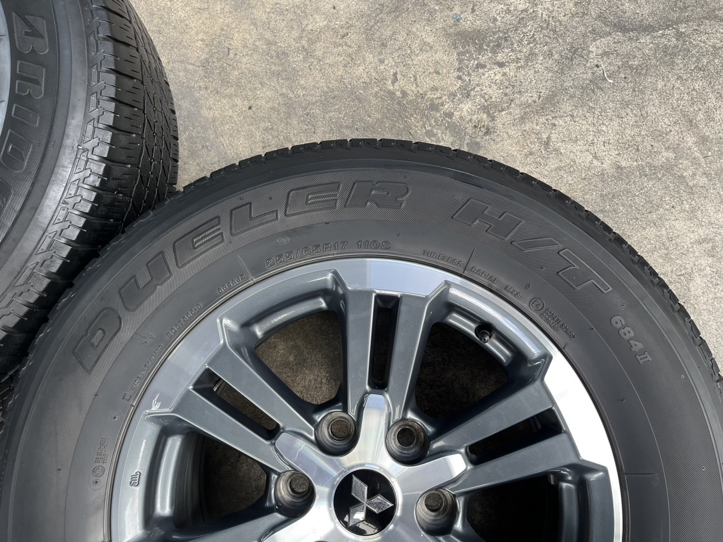 ✨ล้อแม็กพร้อมยาง 6รู139✨Mitsu Triton ขอบ 17 เทาหน้าเงา