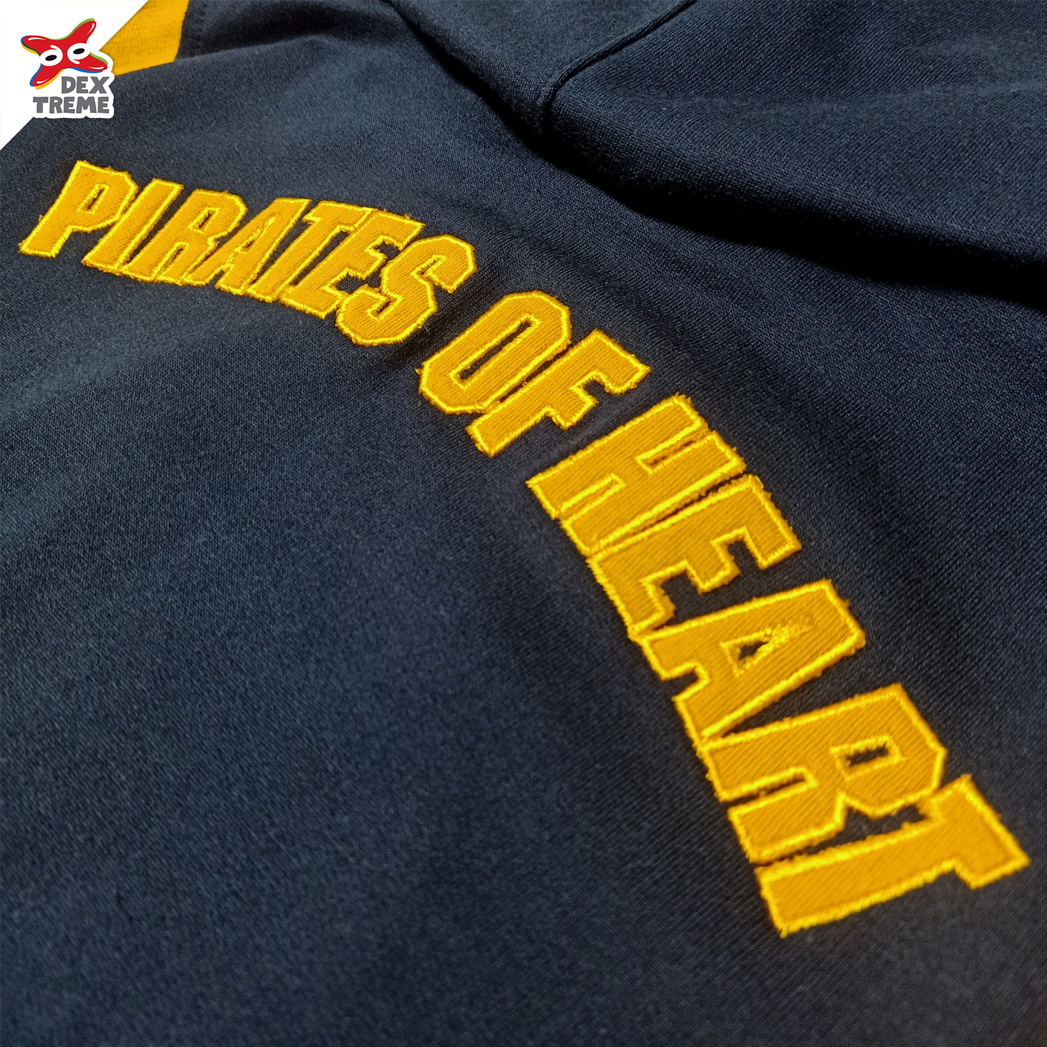 เสื้อฮู้ดลายลอว์ วันพีช สีกรมแขนเหลือง (Sweater Hood One Piece Law)
